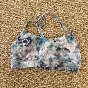 Lululemon Flow Y Nulu a-c cup size 8